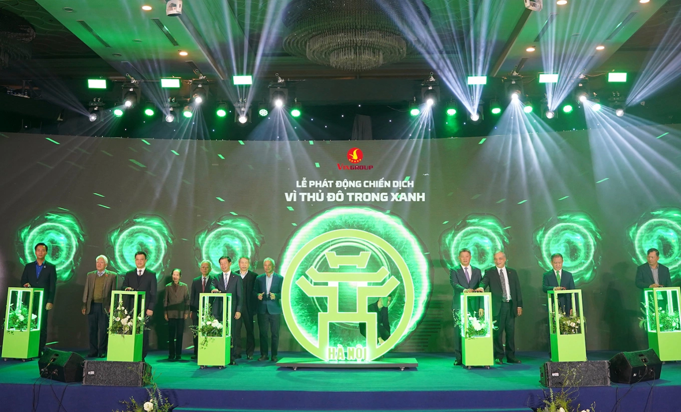 le pha t do ng 1736491472 6354 1736491999 Hà Nội khuyến khích người dân chuyển từ xe xăng sang xe điện